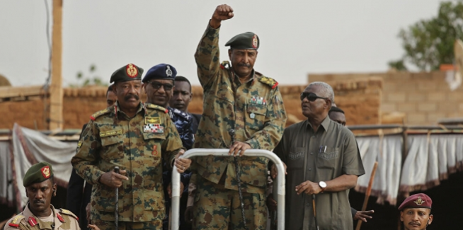 ستراتفور : بعد الانقلاب العسكري.. السودان إلى أين؟
